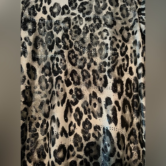 3/$15 Soft Works Animal Print Top - Picture 3 of 4